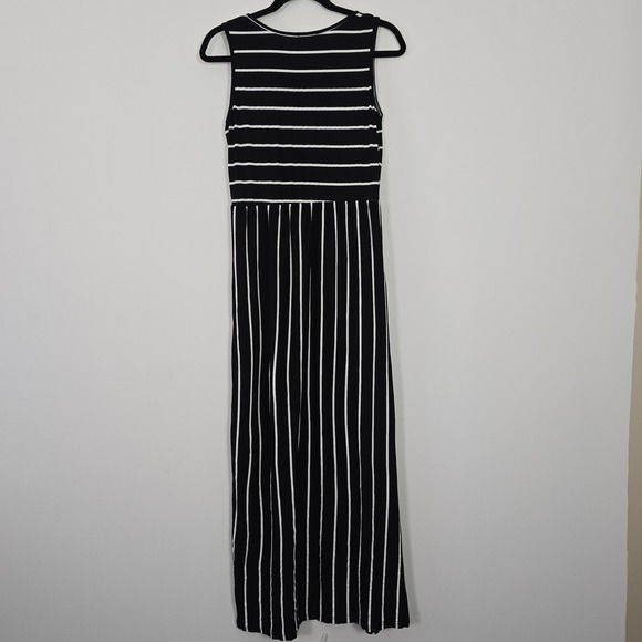Hount Maxi Dress Womens Medium Black White Striped Beachwear Minimalist Casual - Picture 3 of 9